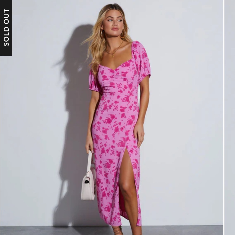 NWT VICI Roseanne Sweetheart Floral Midi Dress